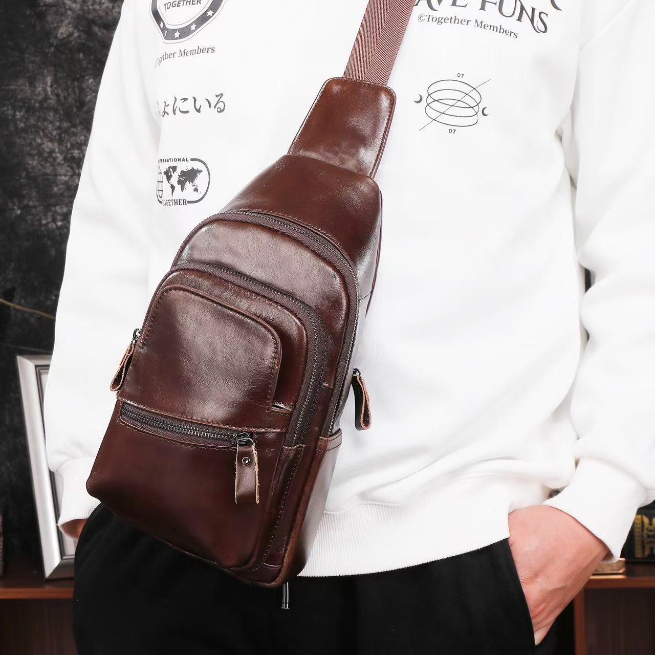 Bolso de pecho de piel de vaca - Luxury Lifestyle Pack reseña y precio
